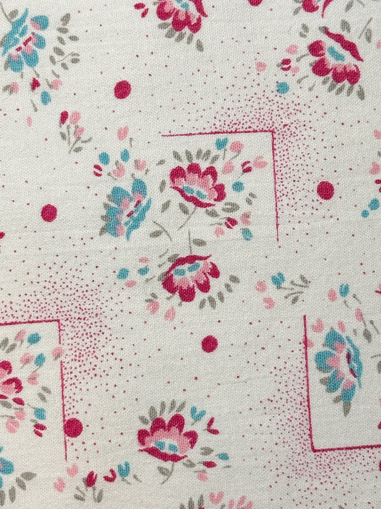 FAT QUARTER Vintage Fabric 70s Sweet 1930s Style Floral Cotton Sheeting 50cm x 50cm