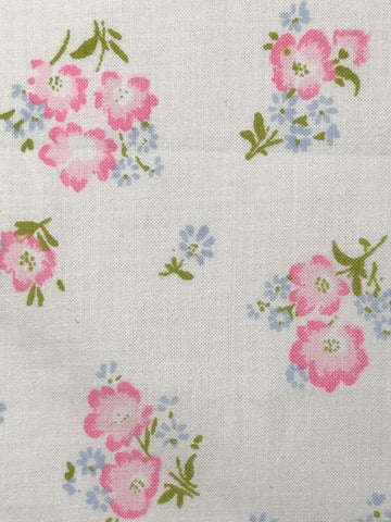 FAT QUARTER Vintage Fabric 70s 80s Sweet Pink Flower Sprays Cotton Sheeting 50cm x 50cm