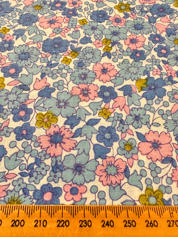 LAST PIECE Vintage Fabric 1960s Bright Retro Floral Pink Blues Cotton 86cm x 50cm