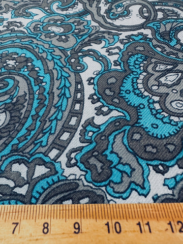 Vintage Fabric 1970s? Soft Viyella w/ Striking Blue Paisley on Pale Grey 90cm Wide