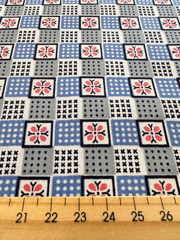 Vintage Fabric 1940s 50s Small Squares Crisp Cotton 86cm Wide