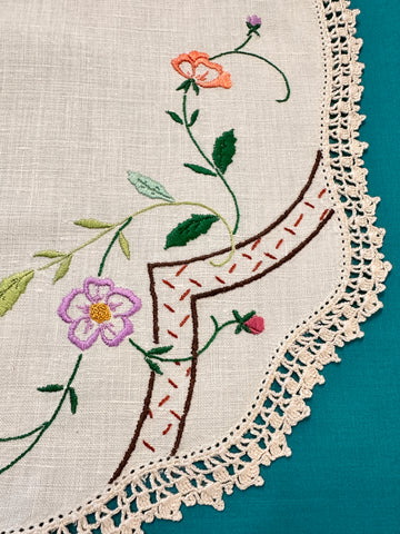 Vintage Hand Worked Large Embroidered Doily Centrepiece Upcycle 45cm x 33cm