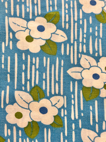 LAST 1/2m: Vintage Fabric Cotton Sheeting 1970s White Daisies on Sky Blue 140cm Wide