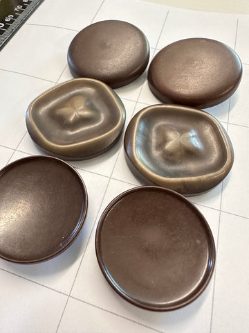 THREE PAIRS x LARGE BROWN BUTTONS: Bulk Curated Vintage Modern 30mm+ Mixed Shades Sizes Materials