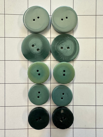 FIVE PAIRS x MEDIUM GREEN BUTTONS: Bulk Curated Vintage Modern 20mm-29mm Mixed Shades Sizes Materials