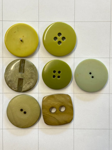 6 x LARGE GREEN BUTTONS: Bulk Curated Vintage Modern 30mm+ Mixed Shades Sizes Materials