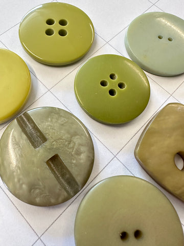 6 x LARGE GREEN BUTTONS: Bulk Curated Vintage Modern 30mm+ Mixed Shades Sizes Materials