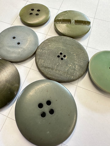 6 x LARGE GREEN BUTTONS: Bulk Curated Vintage Modern 30mm+ Mixed Shades Sizes Materials
