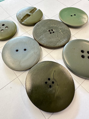 6 x LARGE GREEN BUTTONS: Bulk Curated Vintage Modern 30mm+ Mixed Shades Sizes Materials