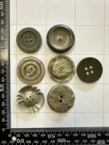 6 x LARGE GREEN BUTTONS: Bulk Curated Vintage Modern 30mm+ Mixed Shades Sizes Materials