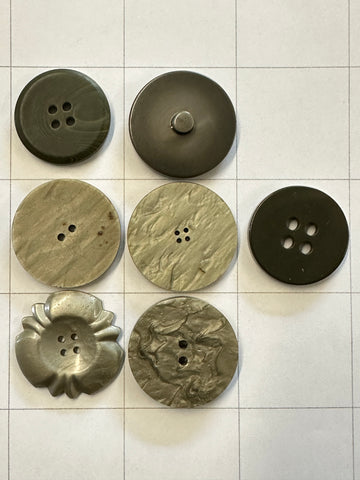 6 x LARGE GREEN BUTTONS: Bulk Curated Vintage Modern 30mm+ Mixed Shades Sizes Materials