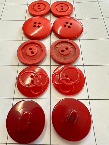 FIVE PAIRS x MEDIUM RED BUTTONS: Bulk Curated Vintage Modern 20mm-29mm Mixed Shades Sizes Materials