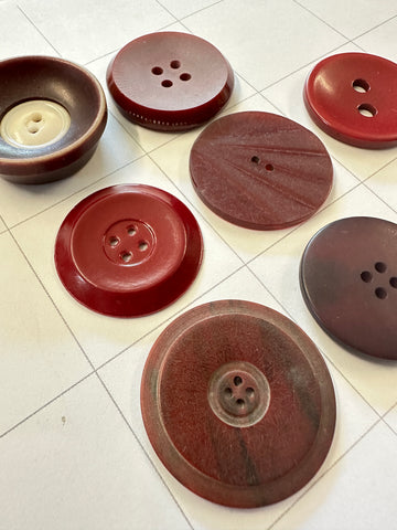 6 x LARGE RED BUTTONS: Bulk Curated Vintage Modern 30mm+ Mixed Shades Sizes Materials