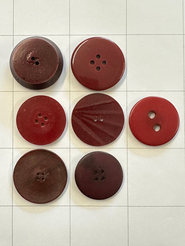 6 x LARGE RED BUTTONS: Bulk Curated Vintage Modern 30mm+ Mixed Shades Sizes Materials