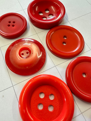 6 x LARGE RED BUTTONS: Bulk Curated Vintage Modern 30mm+ Mixed Shades Sizes Materials