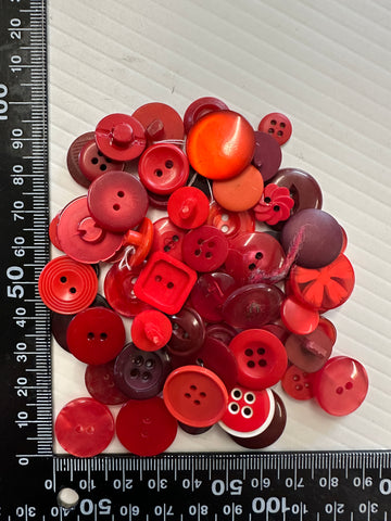 50 x SMALL RED BUTTONS: Bulk Random Vintage Modern 5mm-20mm Mixed Shades Sizes Materials