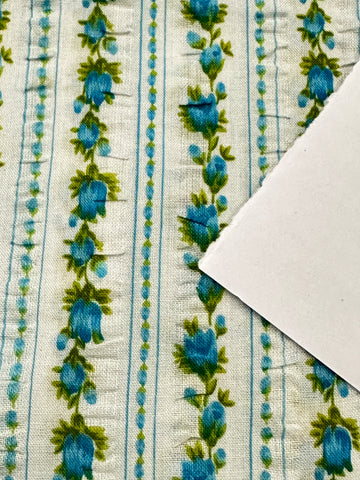 1m LEFT: Vintage Fabric 1960s 70s Light Weight Seersucker w/ Small Floral 86cm Wide