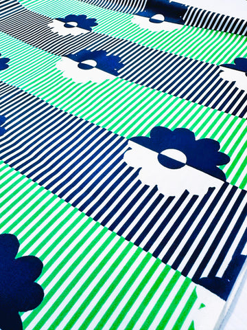 REMNANT Vintage Fabric 1960s Crispy Polished Cotton Mod Daisy Blue Green 44cm x 40cm