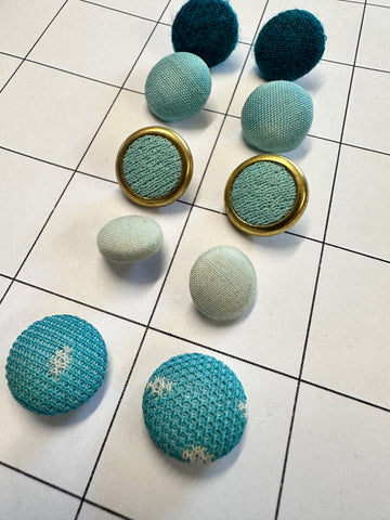FIVE PAIRS x SMALL BLUE FABRIC COVERED BUTTONS: Bulk Curated Vintage Modern Mixed Shades Sizes