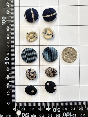 FIVE PAIRS x SMALL PATTEREND BLUE FABRIC COVERED BUTTONS: Bulk Curated Vintage Modern Mixed Shades Sizes
