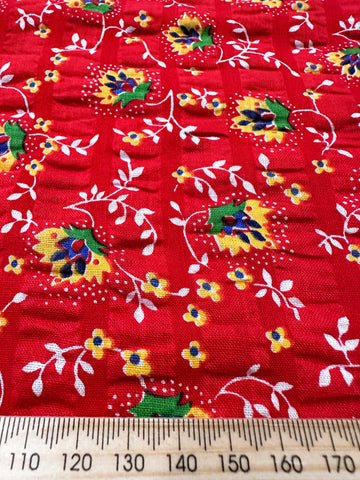 Vintage Fabric 1970s Cotton Seersucker Red & White Flowers Leaves Hippie Boho 98cm Wide