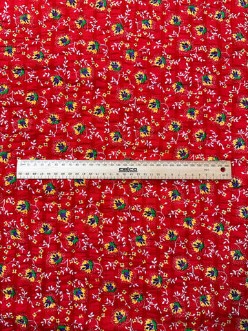 Vintage Fabric 1970s Cotton Seersucker Red & White Flowers Leaves Hippie Boho 98cm Wide
