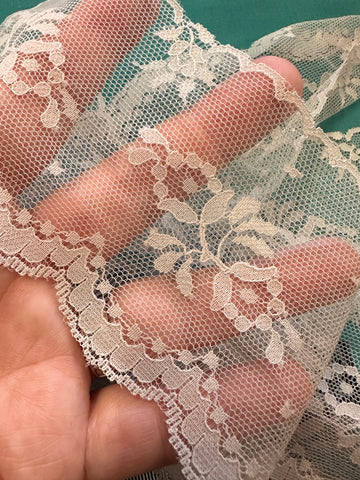 Vintage Lace Trim Cool Grey Scalloped Edge Rayon? 75mm Wide