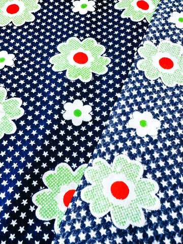 REMNANT Vintage Fabric 1970s Light Weight Cotton w/ Green Red Daisies Navy Blue Base 43cm x 33cm