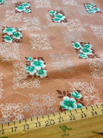4.5m LEFT: Vintage Fabric 1980s? Light Weight Dusky Pink Floral w/ Green Flowers