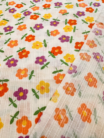 REMNANT Vintage Fabric 1960s Small Bright Retro Daisies Fancy Weave Cotton 43cm x 32cm