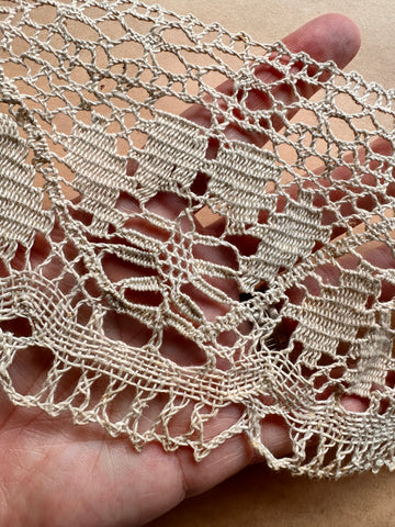 1.5m LEFT: Vintage Lace Intricate Handmade? Ecru Cotton Pins & Bobbins Very Wide 10.5cm
