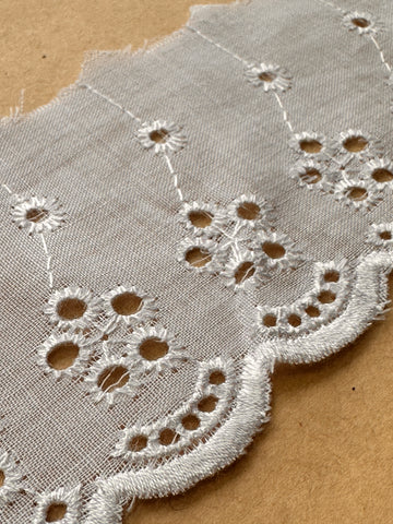 10m LEFT: Vintage Trim 1960s White Cotton Broderie Anglaise 6.5cm Wide