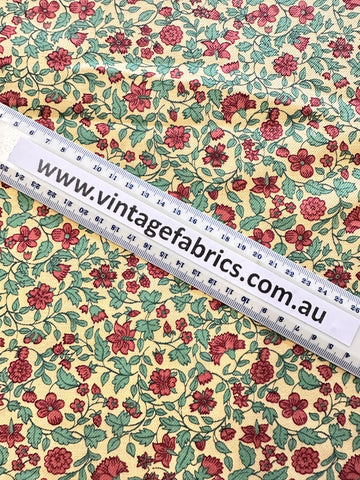 LAST PIECE Vintage Fabric 1970s Country Floral on Yellow Cotton Twill 88cm Wide