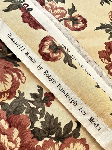 REMNANT Modern Fabric 2010s Robyn Pandolph Rosehill Manor Moda Quilt Cotton 54cm x 33cm