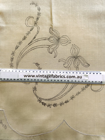 Vintage Traced Stamped Linen 50s or Earlier Tablecloth w/ Fancy Edge 88cm x 92cm