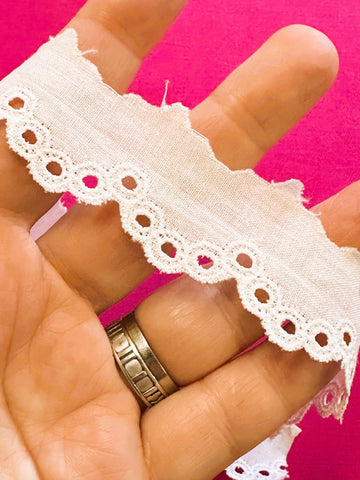 Vintage Cotton Trim 1980s? 70s? Loop Edge Broderie Anglaise 25mm Wide