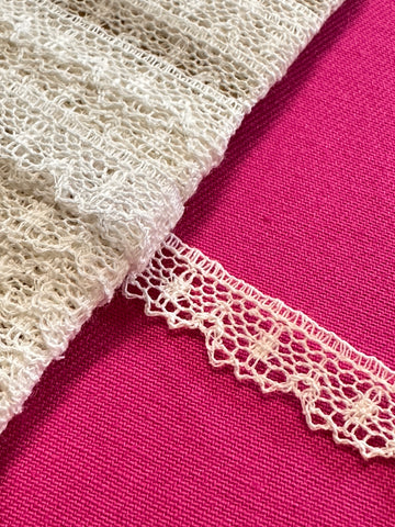 Vintage Lace Trim Mid-Century Made in England Off-White Delicate Fancy Border 4mm Wide
