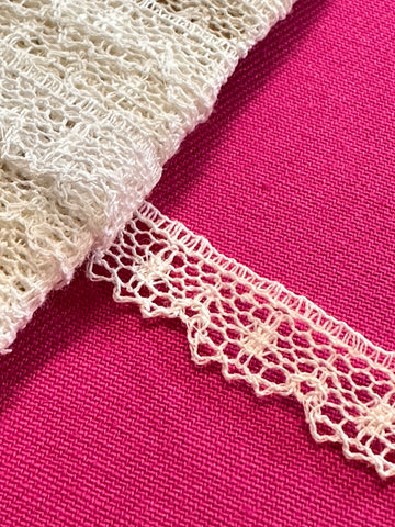 Vintage Lace Trim Mid-Century Made in England Off-White Delicate Fancy Border 4mm Wide
