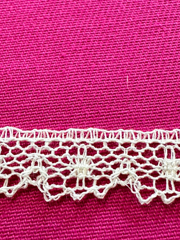 Vintage Lace Trim Mid-Century Made in England Off-White Delicate Fancy Border 4mm Wide