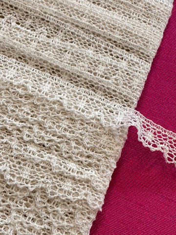 Vintage Lace Trim Mid-Century Made in England Off-White Delicate Fancy Border 4mm Wide