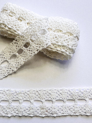 1.5m LEFT: Vintage? Modern? Woven White Crochet Eyelet Lace Trim 25mm Wide