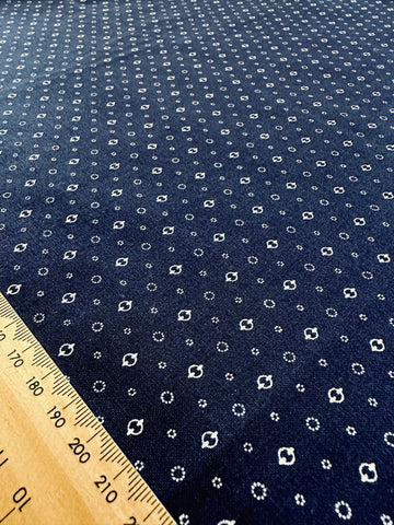 LAST PIECE Modern Fabric Windham Fabrics Devon Shirtings Blue Circle Nancy Gere 112cm x 50cm