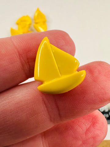 Vintage Novelty Buttons Yellow Sailboats Yacht Shank 15mm x 18mm x 2