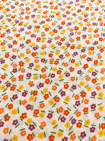 REMNANT Vintage Fabric 1960s Small Bright Retro Daisies Fancy Weave Cotton 43cm x 32cm