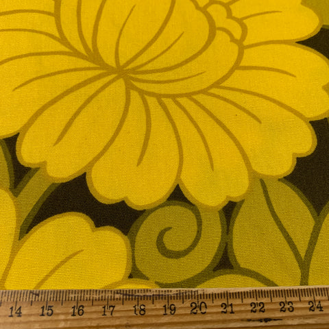 LESS THAN 2m LEFT: Sublime yellow on brown 70s early 80s Shanghai drapery cotton FQ+