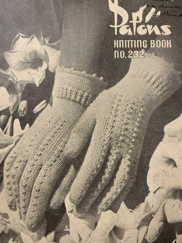 1940s-50s Patons No 232 knitting ladies gloves, mittens & hats