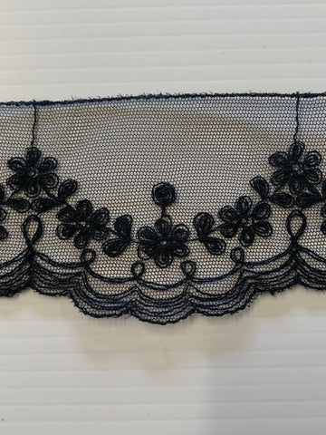 4m LEFT: Vintage 1980s French black synthetic lace 6.8cm high