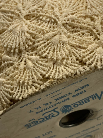 Sublime 1960s Broadway New York USA Double Scallop Cotton Eyelet? Lace Trim 48mm Wide