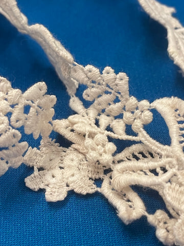 4.5m LEFT: Pale blush vintage 1960s? cotton lace trim 2.8cm wide