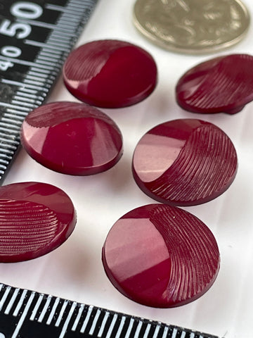 ONE SET ONLY: 6 x vintage plastic textured claret red shank buttons 15mm